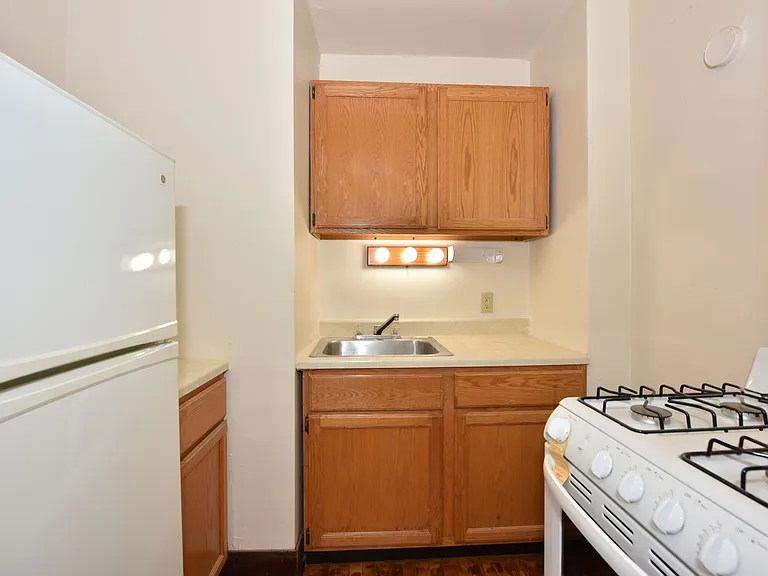 Union Street Apartments — Photo 6