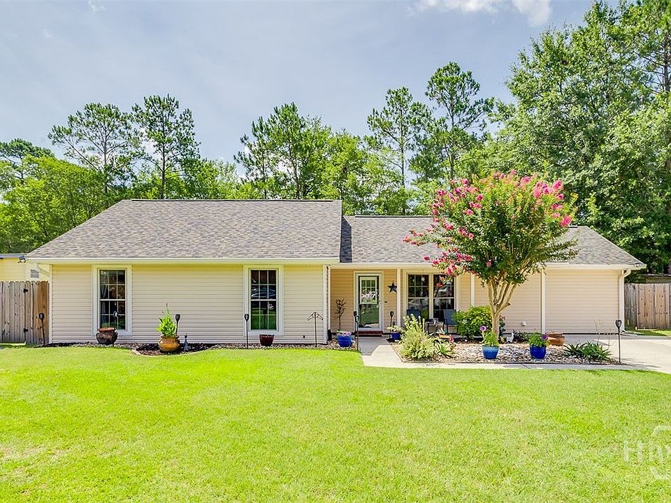 1st image of 8 White Pine Court