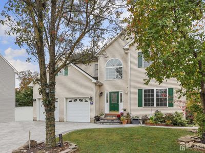 4 Graulich Dr, Milltown, NJ, 08850