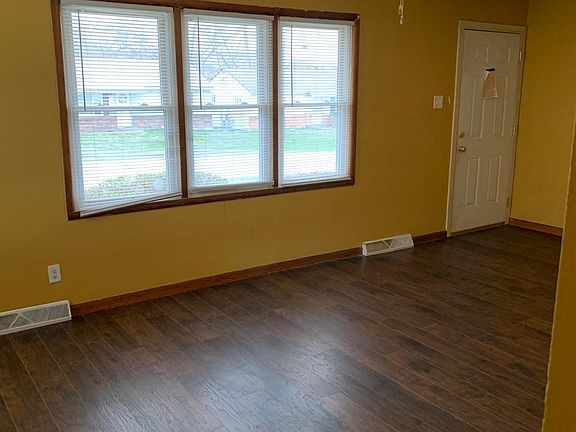 2nd image of 732 N Middle St