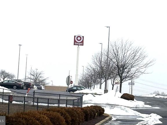 4th image of Retail Commons Pkwy