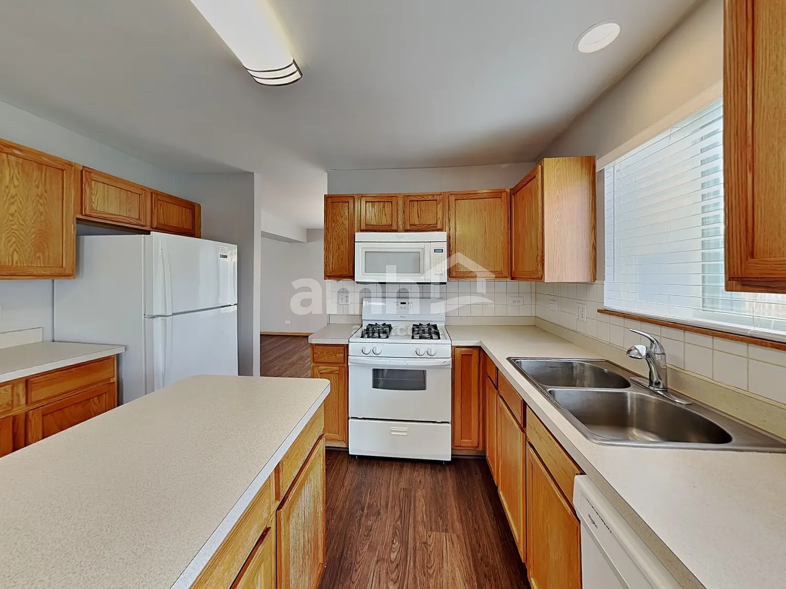 4 bed, 2.5 bath, 2188 sqft, $3,360 — Photo 4