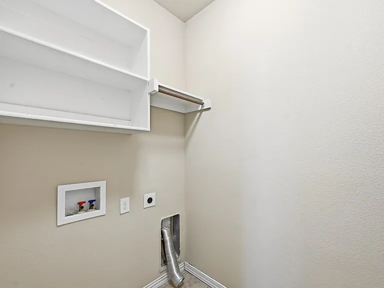 717 Jennie Marie Cir — Photo 22