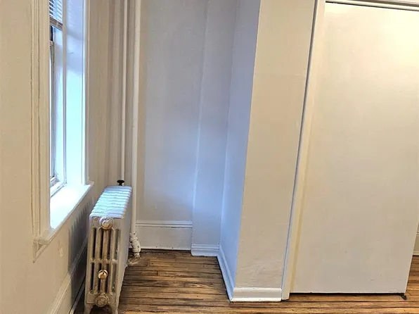 327 Jackson Street image 23 of 47