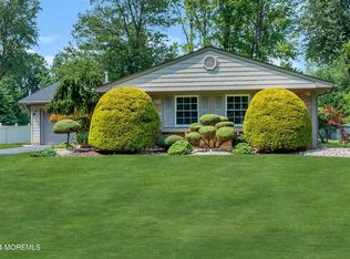 33 Ryan Rd, Manalapan, NJ 07726