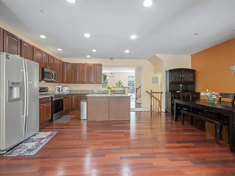 10745 Hillingdon Rd — Photo 35