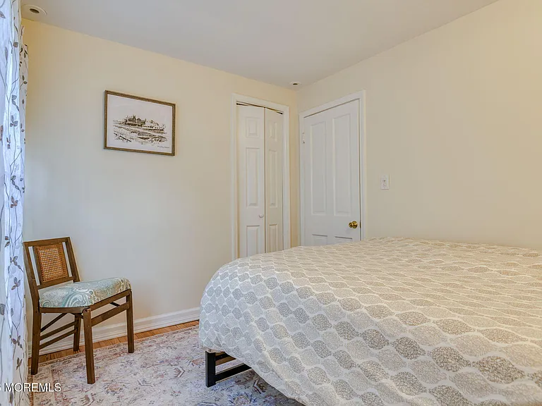26 Heck Ave — Photo 31