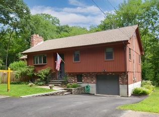 31 Ledgewood Rd, Wakefield, MA 01880