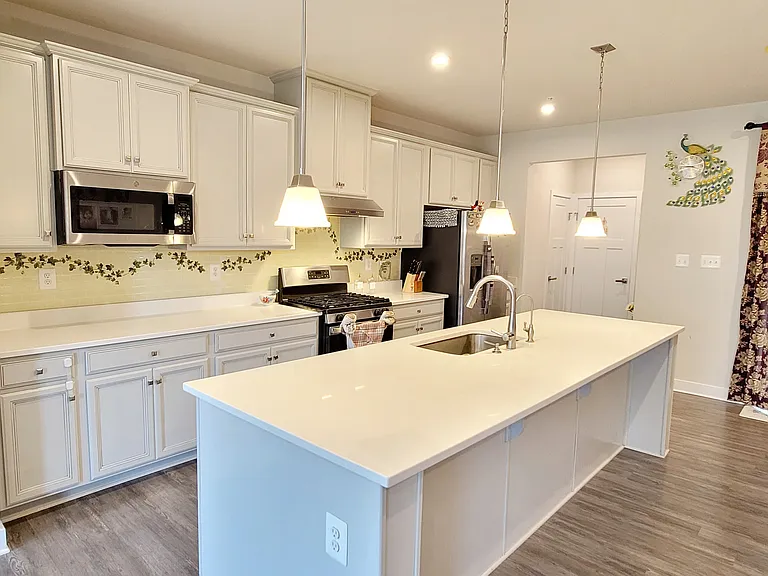 8667 Shady Pines Dr — Photo 16