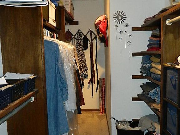 5th image of 1 N Berwick Ct