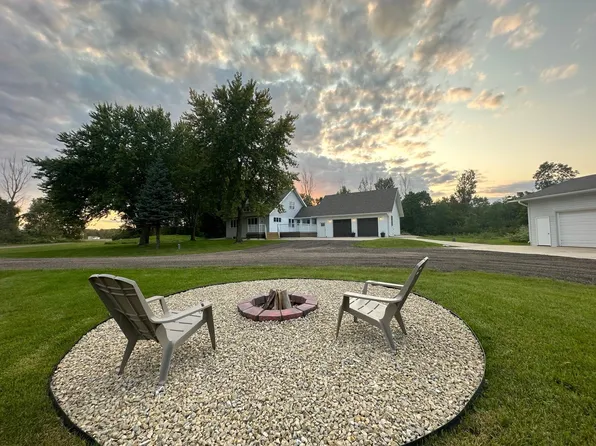 3306 11th St NE, Austin, MN 55912