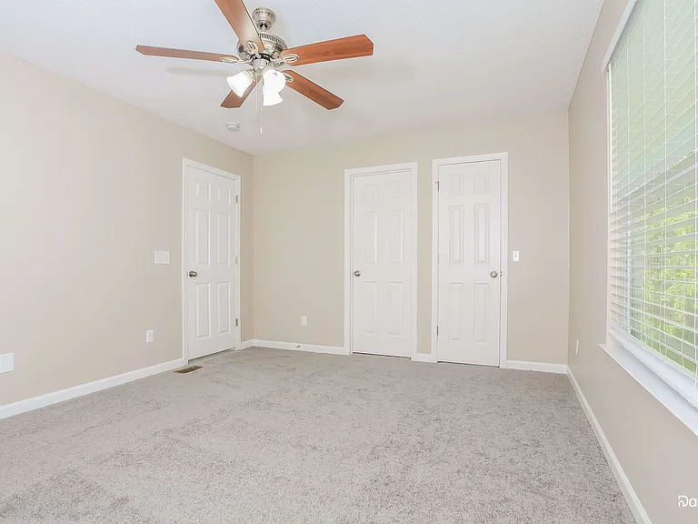 604 Princeton Dr — Photo 8