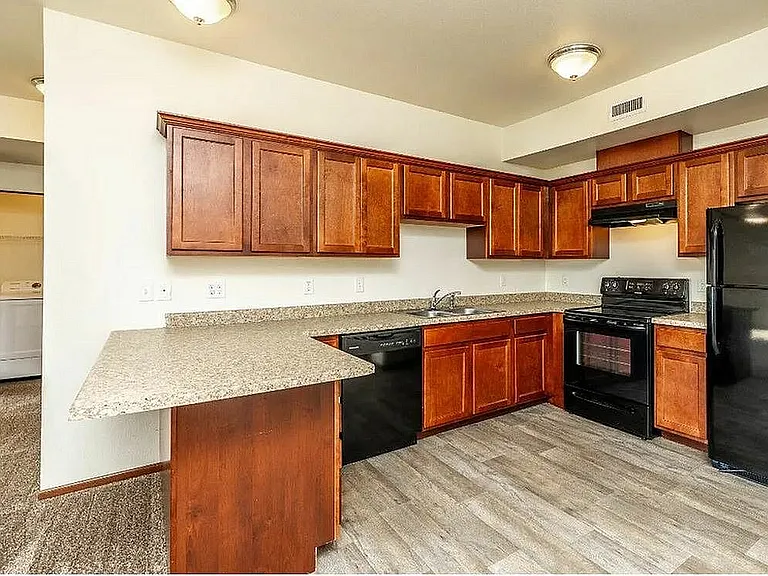Village Pointe — Photo 4