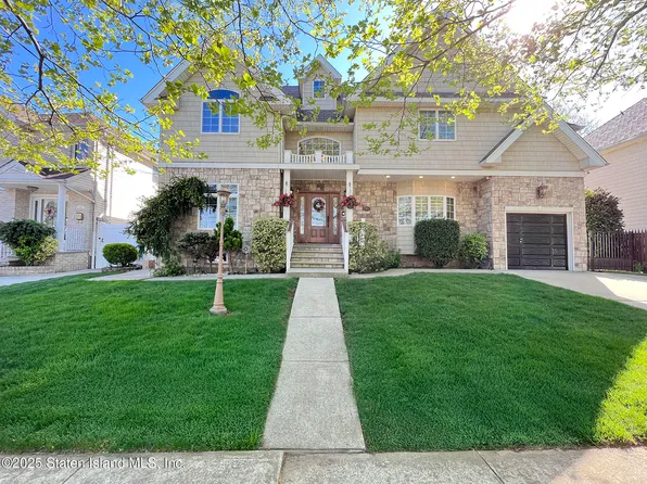 164 Thornycroft Ave, Staten Island, NY 10312