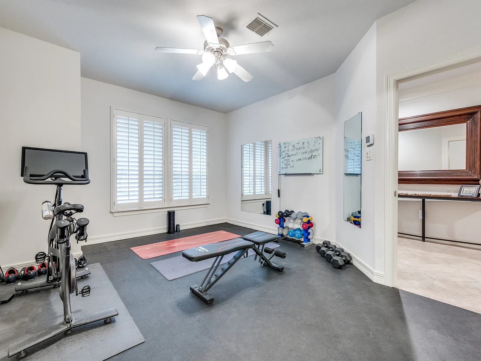 3 bed, 3.5 bath, 2420 sqft, $4,500 — Photo 4