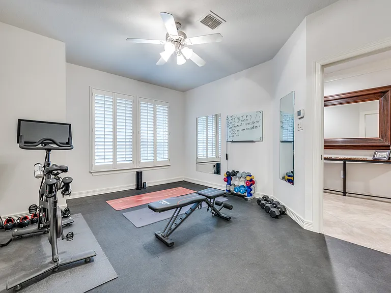 4232 Holland Ave — Photo 4