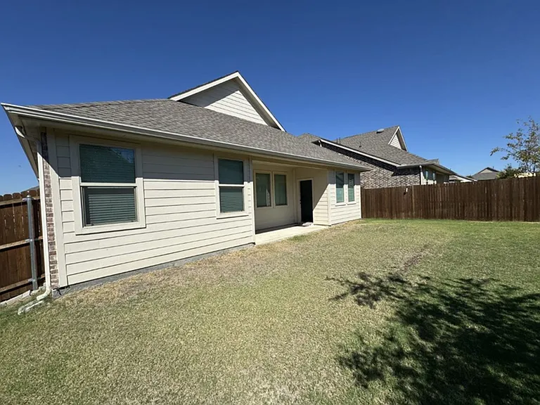 1105 Daffodil St — Photo 29