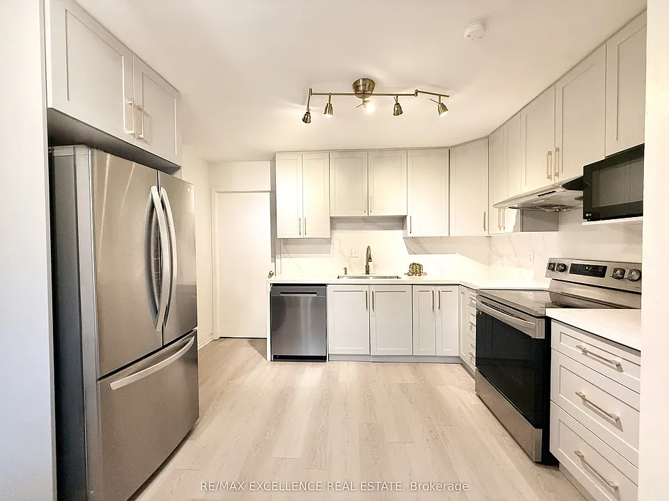 49 Woodlawn Ave