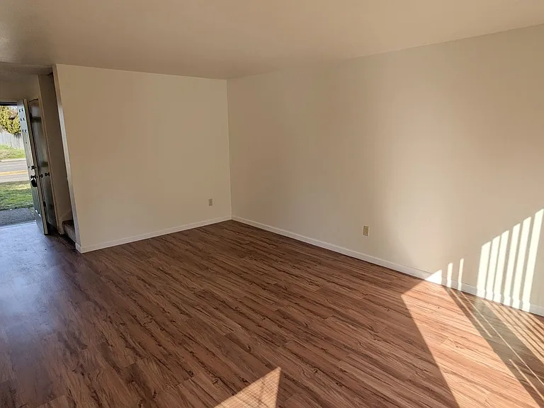 7815 NE 117th Ave — Photo 54
