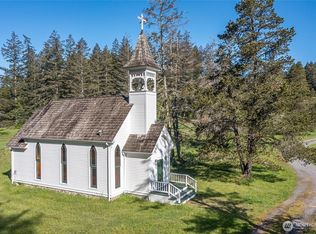 883 Victorian Valley Dr, Eastsound, WA 98245