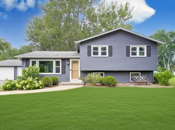 39104 N Balboa Dr, Lake Villa, IL 60046