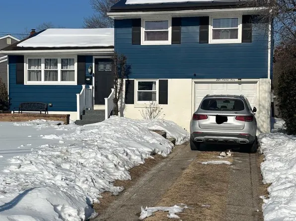 221 Aman Ave, Lindenwold, NJ 08021