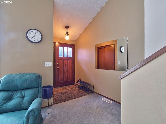 5th image of 1561 NE Kennedy Ln