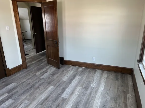 479 Cleveland St #Up, Elyria, OH 44035