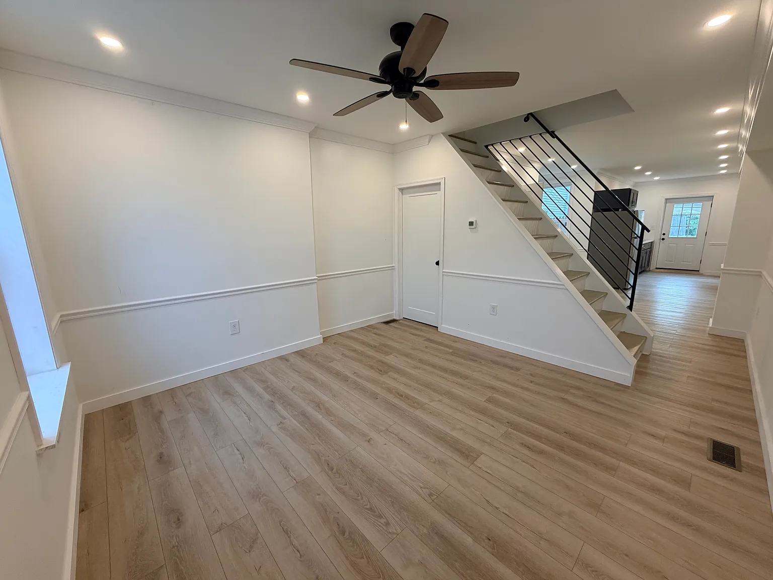 2 bed, 1.5 bath, 1200 sqft, $2,600 — Photo 2