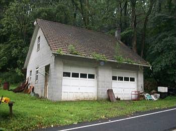 2nd image of 130 Heckman Rd