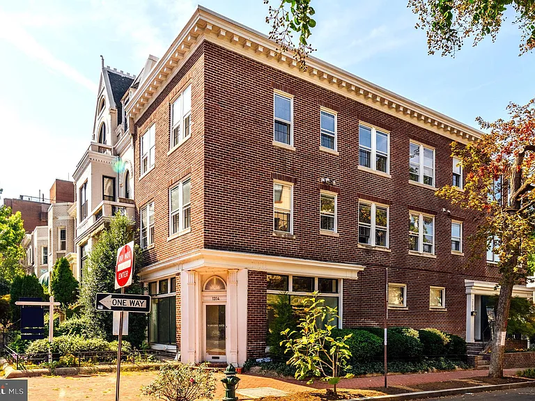 2100 Newport Pl NW #2 — Photo 13