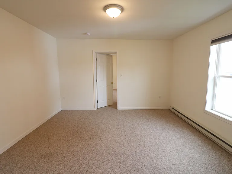 709 Main St #B — Photo 8