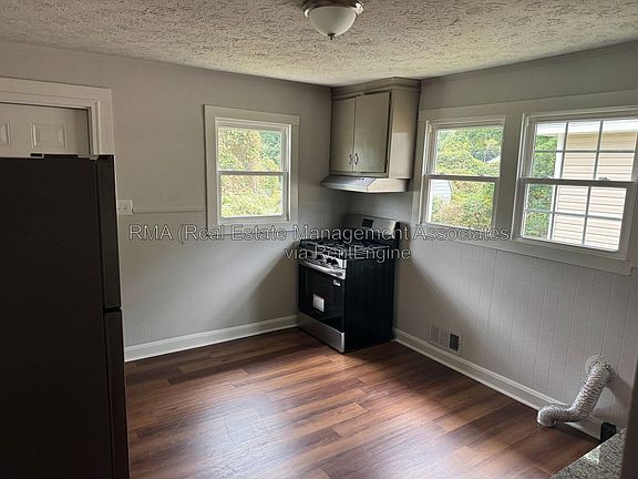 4th image of 726 Lane St