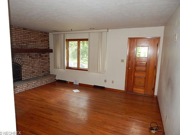 4th image of 159 Rosewood Ave