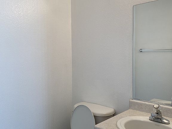 3rd image of 2135 Lost Maple St