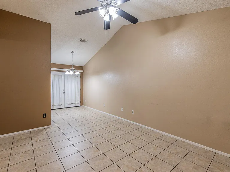 1015 E Yager Ln #172 — Photo 17