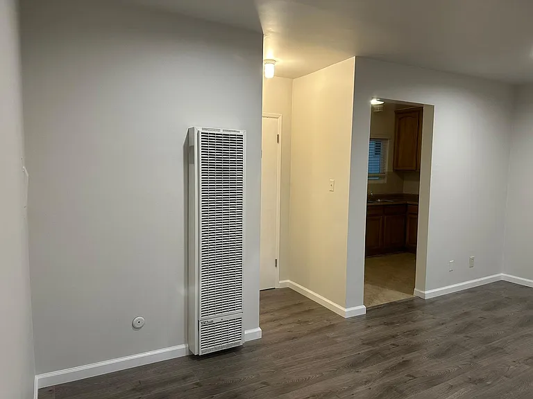 61 S Vinedo Ave #6 — Photo 6