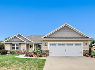 593 Pebblestone Cir, Oneida, WI 54155
