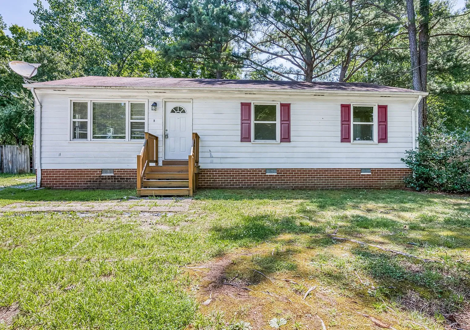 3-Bedroom, 1.5-Bath North Chesterfield Ranch With Fenced Backyard, Deck & Double-Width Driveway $... — Photo 1
