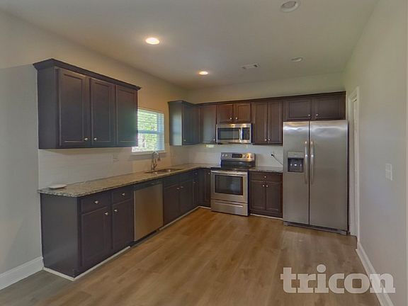 5th image of 1013 Eldon Ln