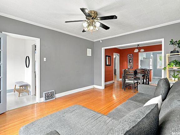 5th image of 2161 Queen STREET