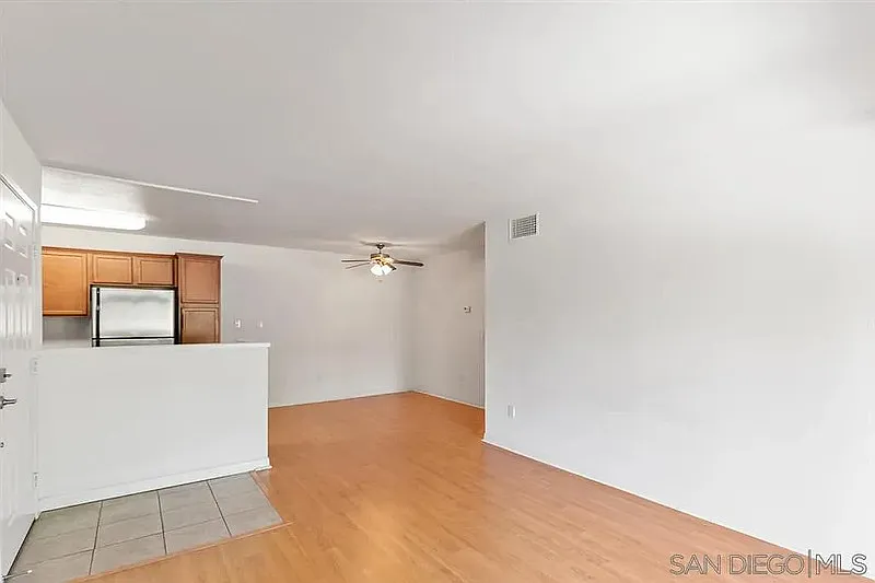 2 bed, 2.0 bath, 850 sqft, $1,960 — Photo 4
