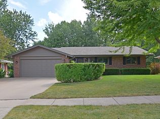 1806 Edgebrook Dr, Marshalltown, IA 50158