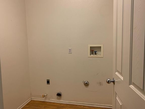 2nd image of 40597 Broadmoor Dr