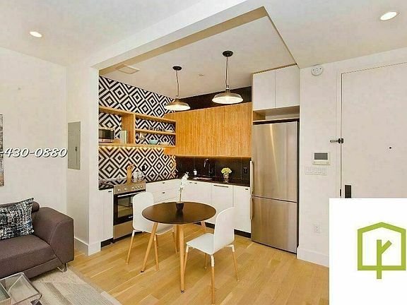 2nd image of 961 Willoughby Ave #408