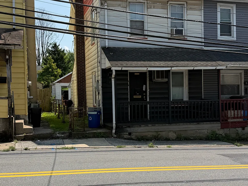 449 Race St
