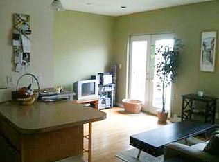563 20th St APT 3R, Brooklyn, NY