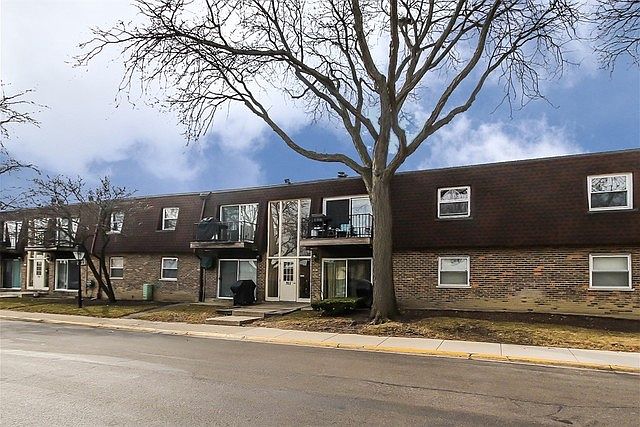 1st image of 765 Grove Dr APT 201