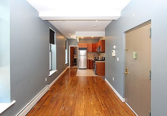 2nd image of 688 Halsey St #2
