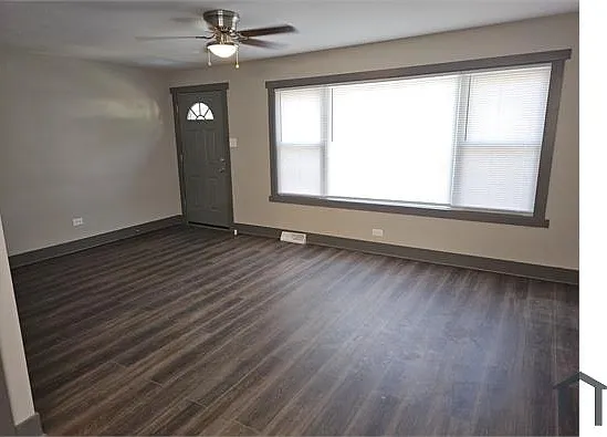 5 bed, 1800 sqft, $2,998 — Photo 4